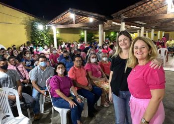 PARNAÍBA: Pré-candidatura de Gracinha Mão Santa arrasta multidão e demonstra massivo apoio popular