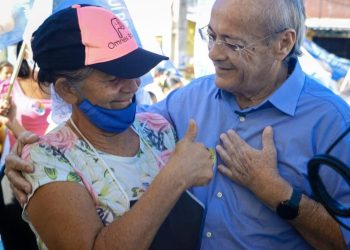 ELEIÇÕES 2022: “Obrigada por ter voltado Dr. Sílvio Mendes!”, diz moradora do bairro Irmã Dulce durante caminhada