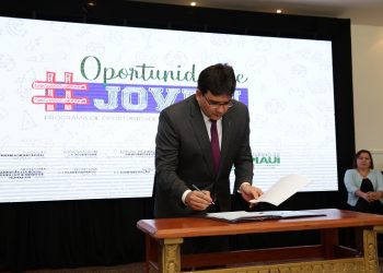 Governo do Piauí lança Programa vai inserir 10 mil estudantes no mercado de trabalho