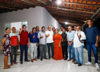 Franzé visita diversos bairros e defende projetos para Teresina