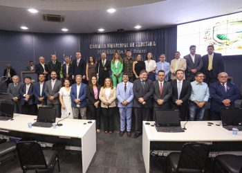 Dr. Pessoa comparece à sessão solene na Câmara pelo aniversário de Teresina