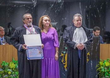 SOCIEDADE: Francisco Gomes da Costa Neto toma posse no TJ-PI e MAIS…