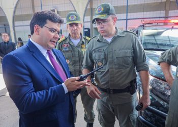 Governador Rafael Fonteles entrega sistema de radiocomunicação para polícias do Piauí