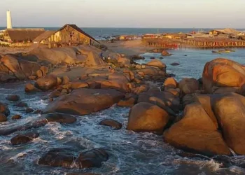 Pedra do Sal é a única praia do Piauí com as sete categorias de valores da geodiversidade