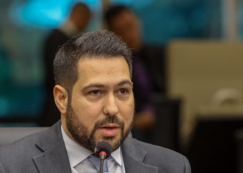 Dr. Felipe Sampaio solicita melhorias na rodovia que liga os municípios de Luís Correia e Cocal