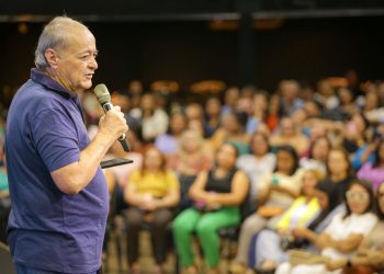 Prefeito Silvio Mendes reúne servidores, ouve demandas e anuncia ações para Educação