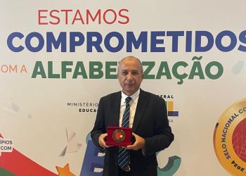 SAO JOAO DA SERRA: Joãozinho Manu acumula prêmios pelas boas gestões em seu quarto mandato de prefeito