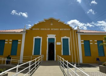 Governador inaugura reforma de escola considerada um marco histórico da cidade de Altos nesta quarta (30)