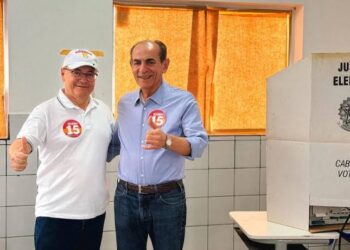 No Cantinho do Fuxico: política, amizade e boas conversas