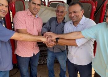 FOI REALIZADA A PRIMEIRA ENTREGA DE SEMENTES EM ALTO LONGA