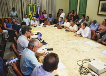 Prefeito Silvio Mendes tem primeira reunião do ano com secretários municipais da gestão
