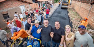 Simone Pereira e Georgiano Neto visitam Bertolínia e anunciam início de obra da Praça de Eventos