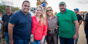 Deputada Simone Pereira participa de festejos em Pavussu e Dirceu Arcoverde