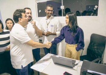 Rafael Fonteles celebra sucesso do Saúde Digital em Pavussu e entrega novas vias asfaltadas em Flores do Piauí